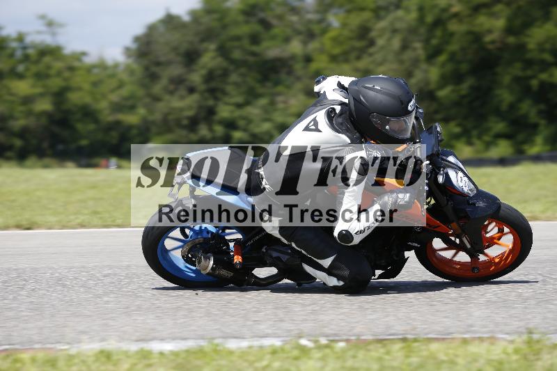 /Archiv-2024/29 12.06.2024 MOTO.CH Track Day ADR/Gruppe blau/8